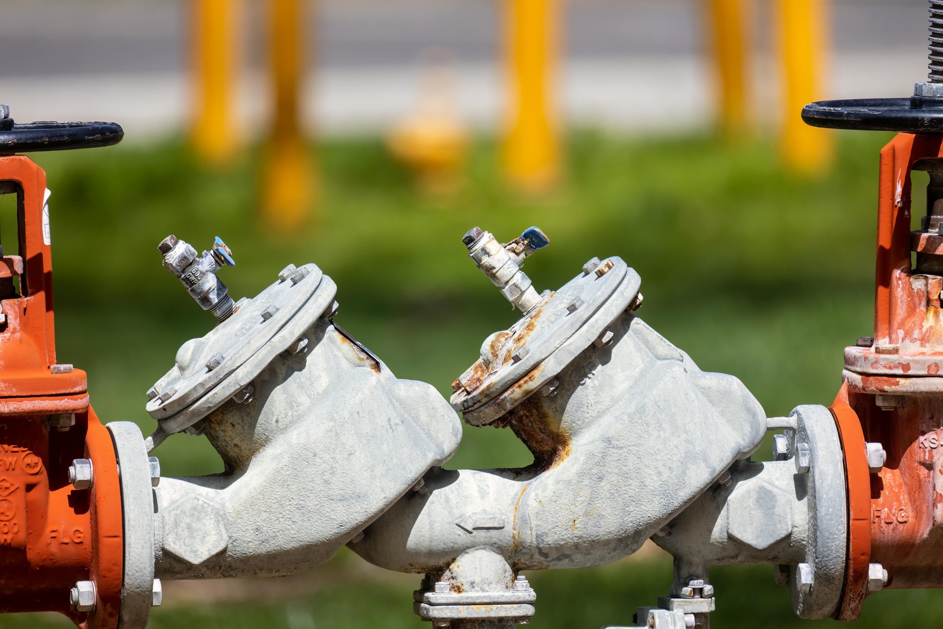 Endüstriyel tesis doğalgaz iç tesisatı için valf ve boru sistemi